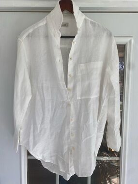 AYR Deep End Woman’s White Linen Button-Down Shirt. Excellent Condition.